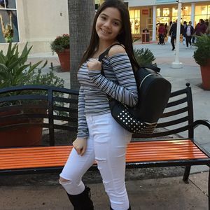 Meet your Posher, Adrianna